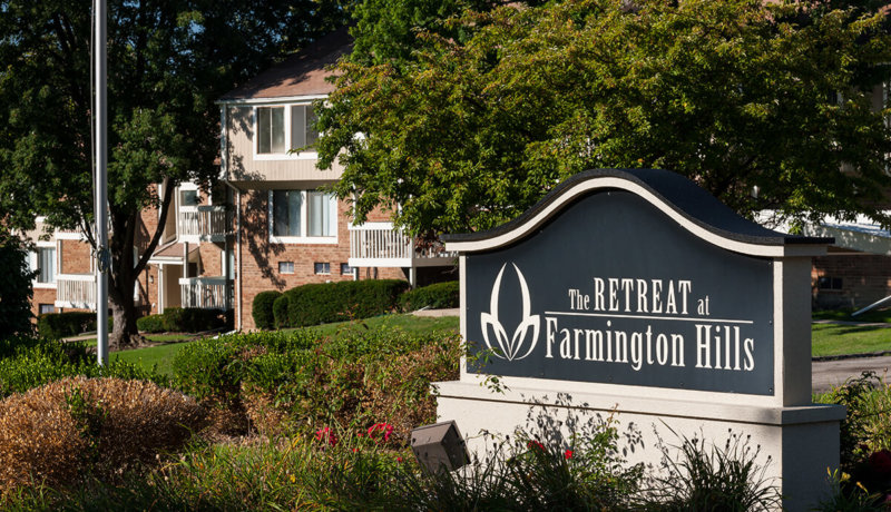 The Retreat at Farmington Hills apartments in Michigan